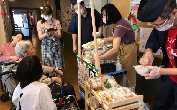 特養・奏でお寿司屋さん＆アイス屋さん開催！！